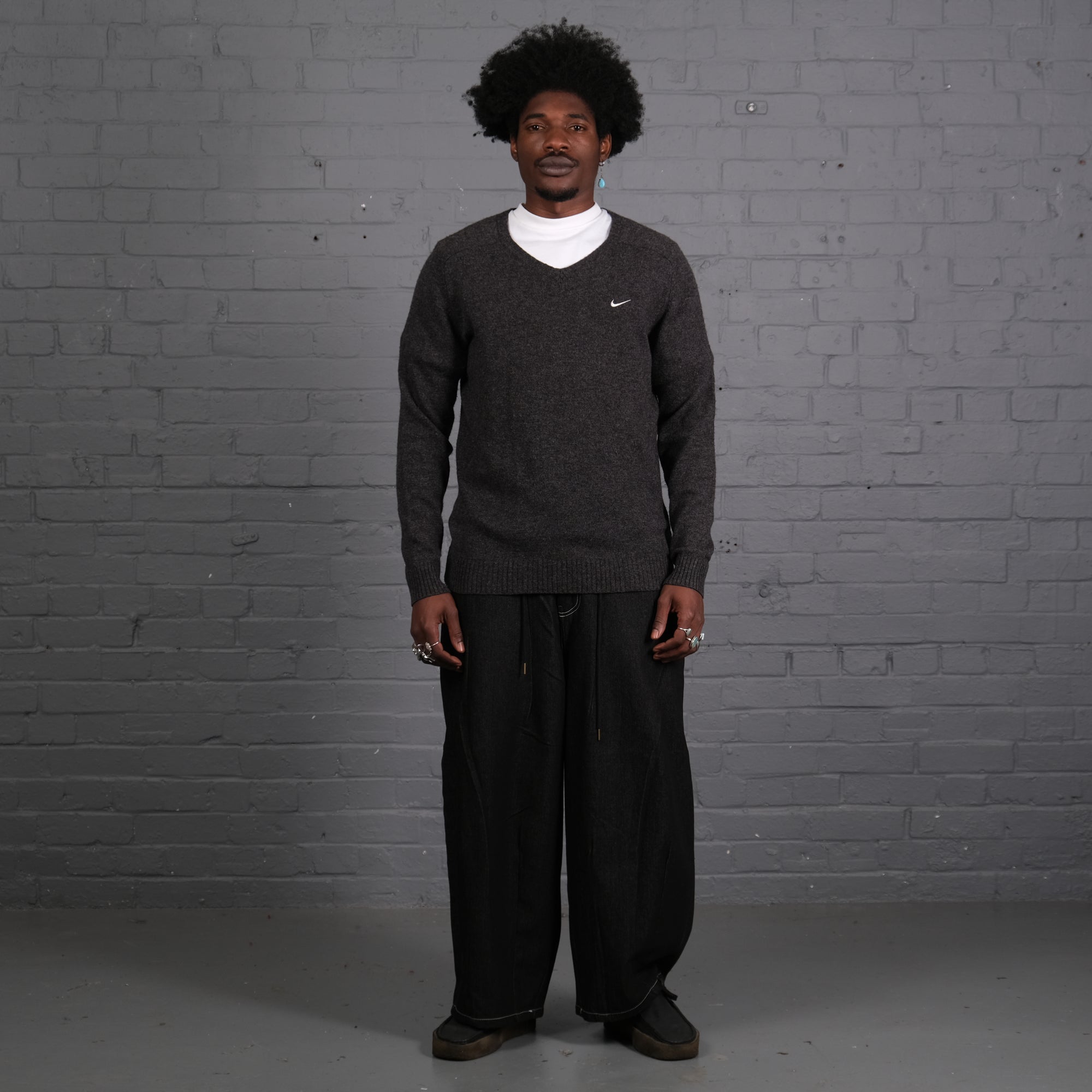 Vintage Nike Knitted V-Neck Jumper in Grey