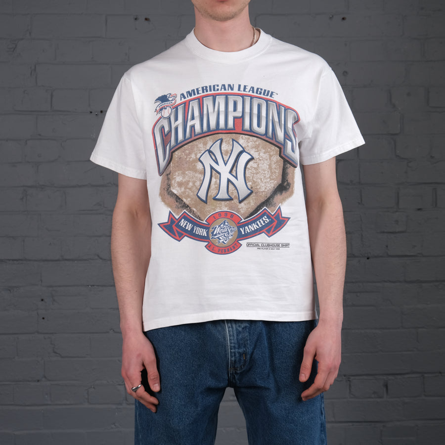 Vintage NY Yankees graphic t-shirt in White
