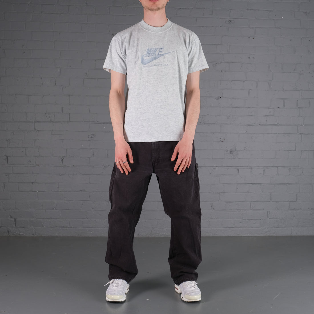 Vintage Nike t-shirt in grey