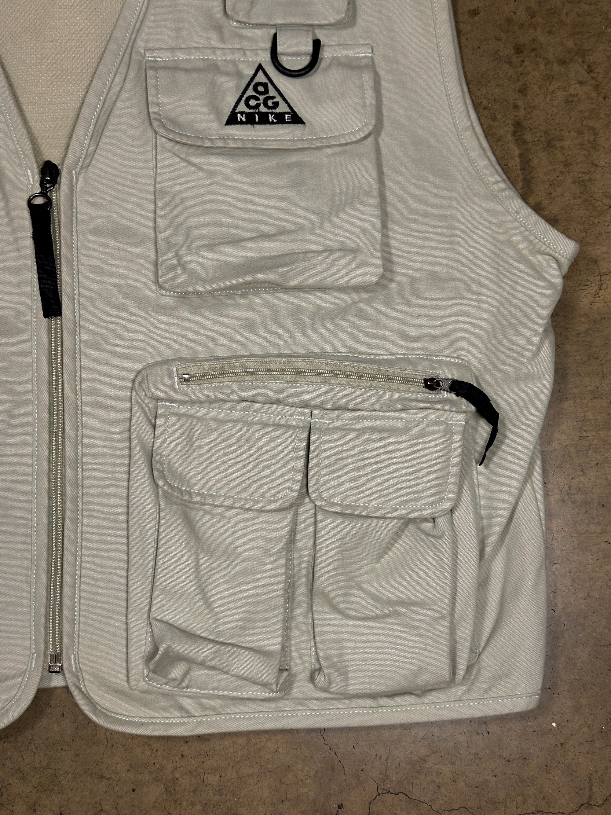 Vintage Nike ACG Utility Vest 00s in Beige