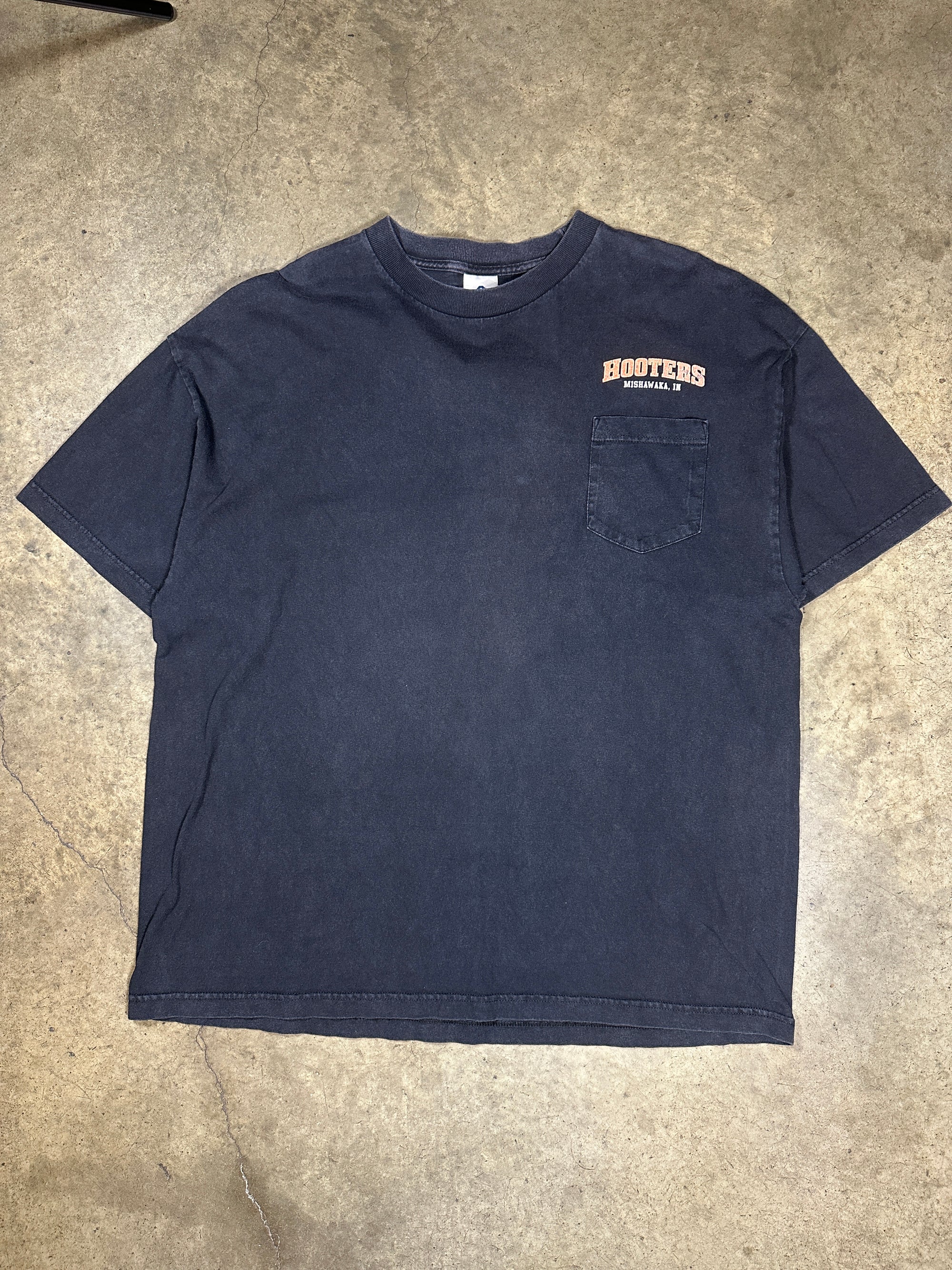 Vintage Hooters T-Shirt