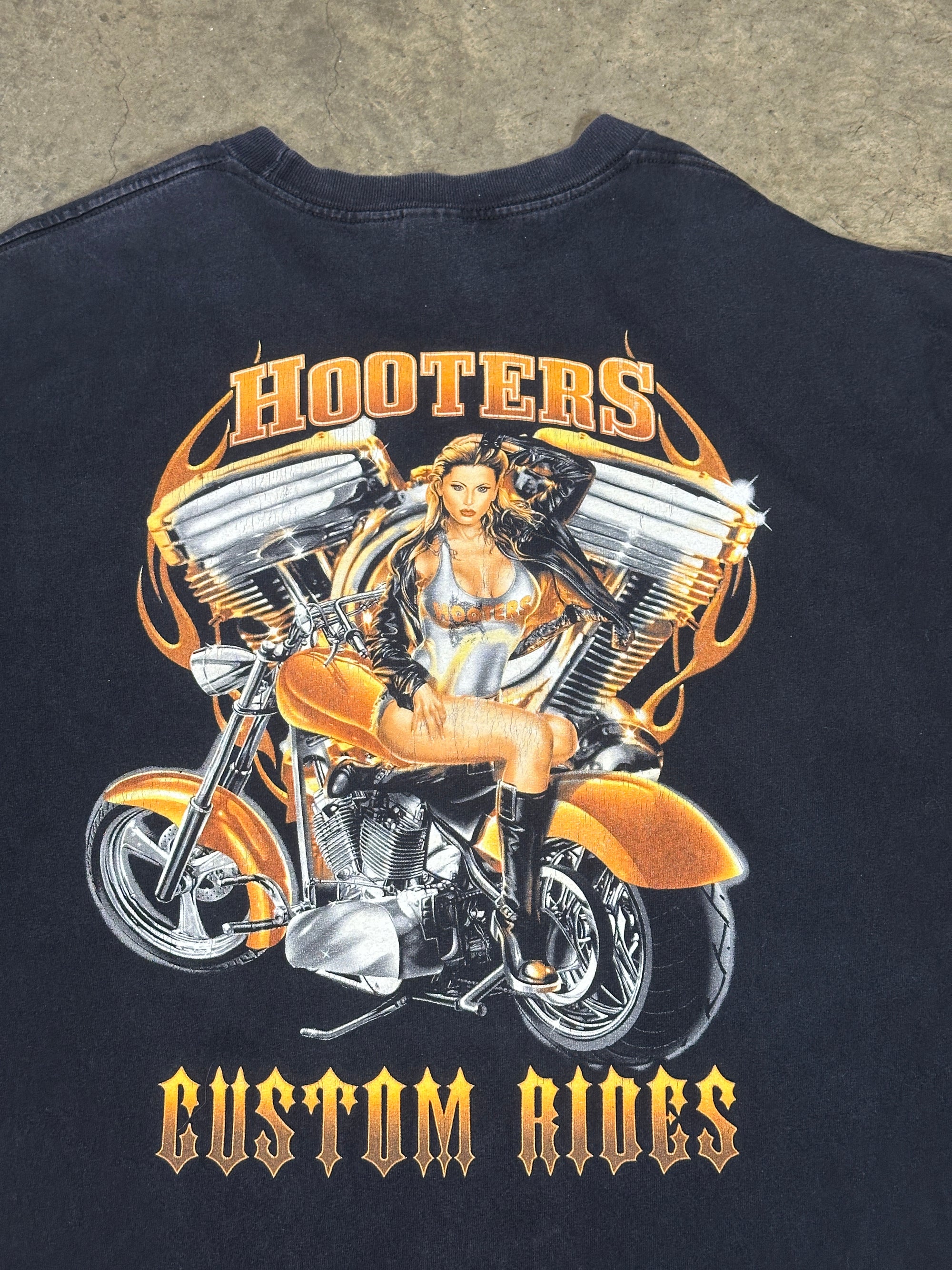 Vintage Hooters T-Shirt
