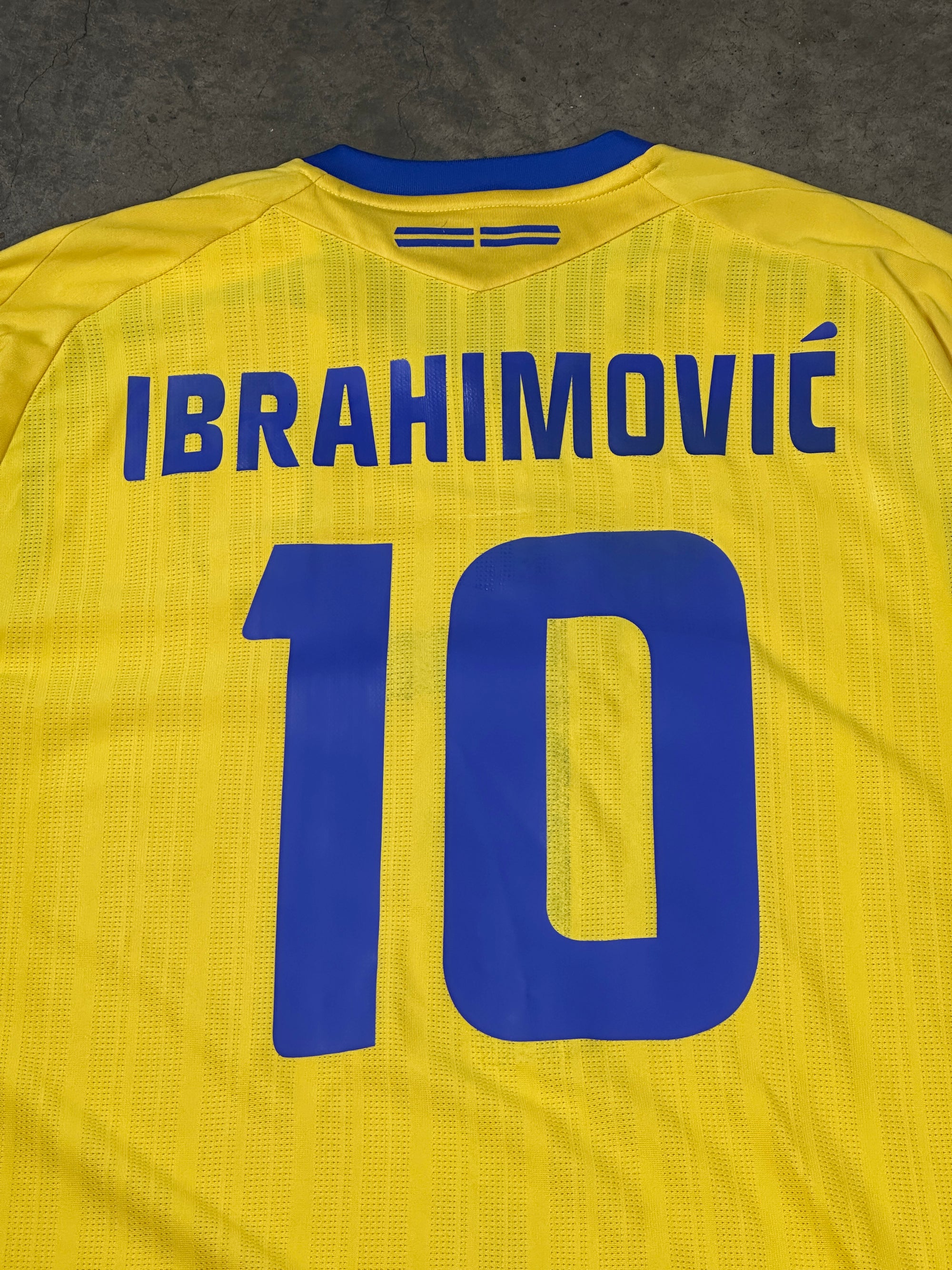 Vintage Z. Ibrahimovic Sweden '07 Umbro Football Shirt